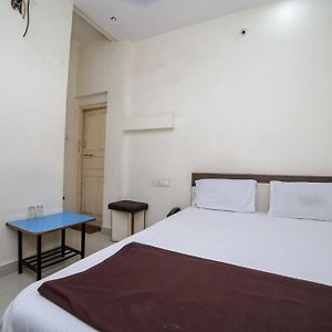 Spot On Shraddha Hotel